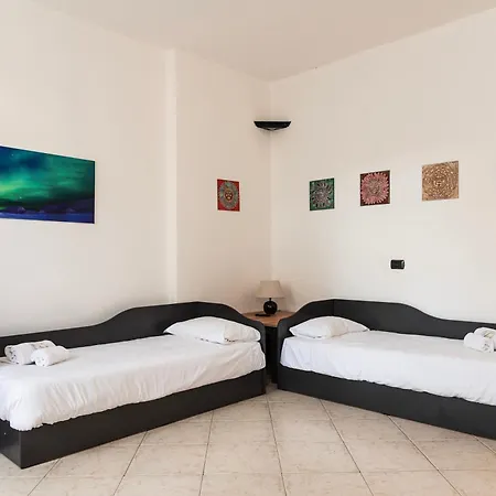 Youhosty - Secret Garden Milan