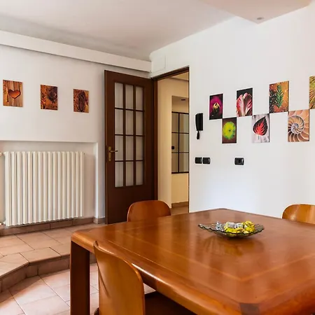 Youhosty - Secret Garden * Milan