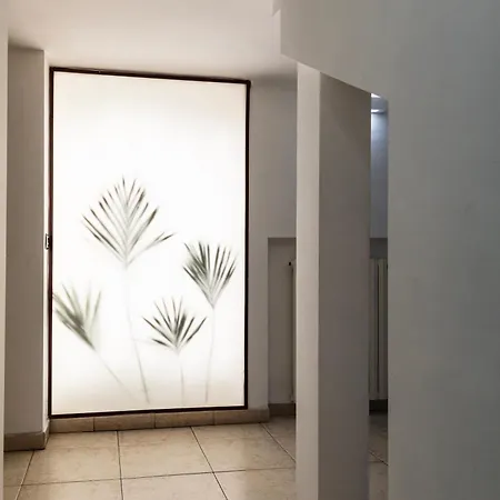 Youhosty - Secret Garden Apartment *